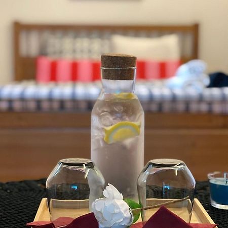 Hostel Lovely Rooms, City Center, Shared Bathroom, Windows To Corridor 菲拉赫 外观 照片