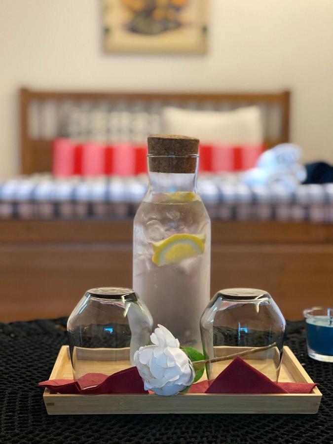 Hostel Lovely Rooms, City Center, Shared Bathroom, Windows To Corridor 菲拉赫 外观 照片